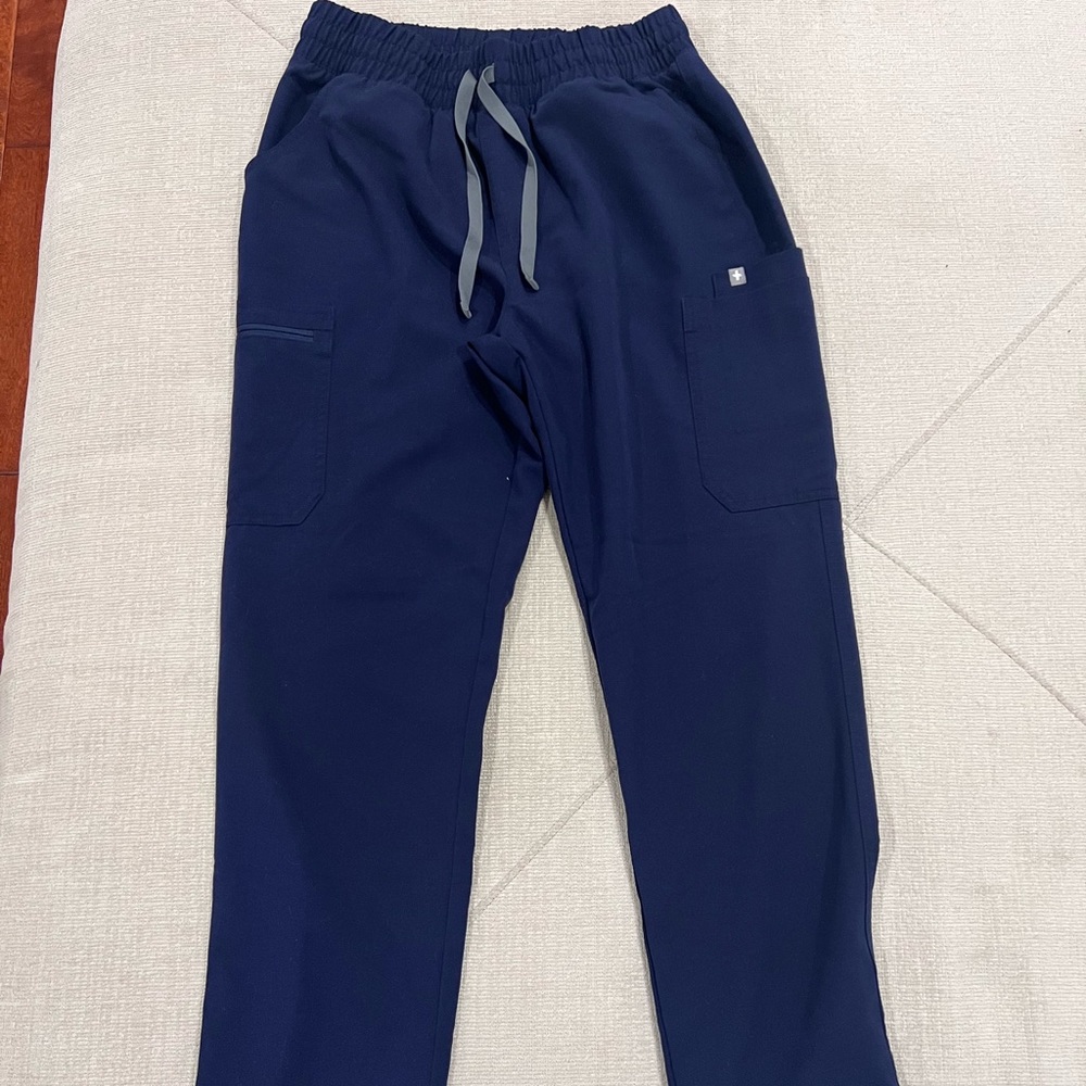 Figs Scrubs Set - Picture 4 of 5